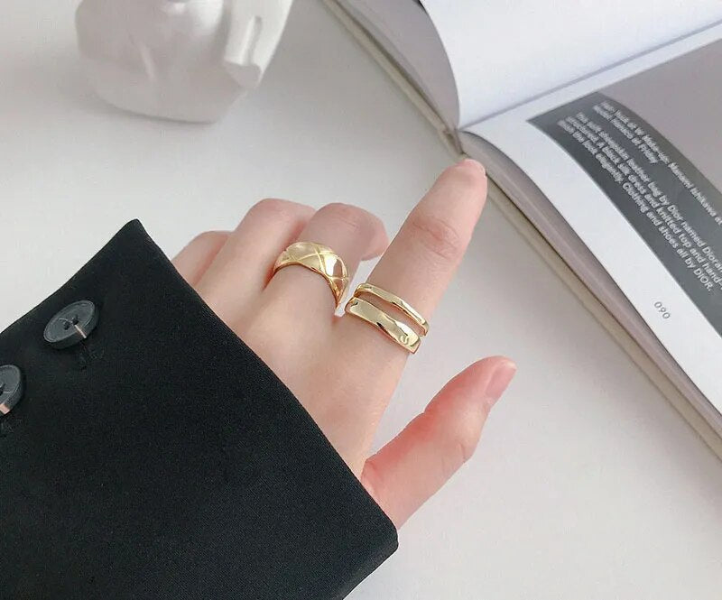 Pareja De Anillos Geométricos Simples Hechos A Mano