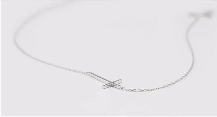 Persönlichkeits-Kreuz-Schmuck mit kurzem Absatz