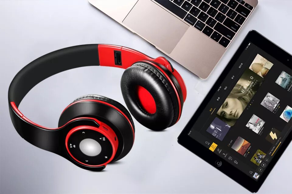 Bluetooth Earphones and Headphones