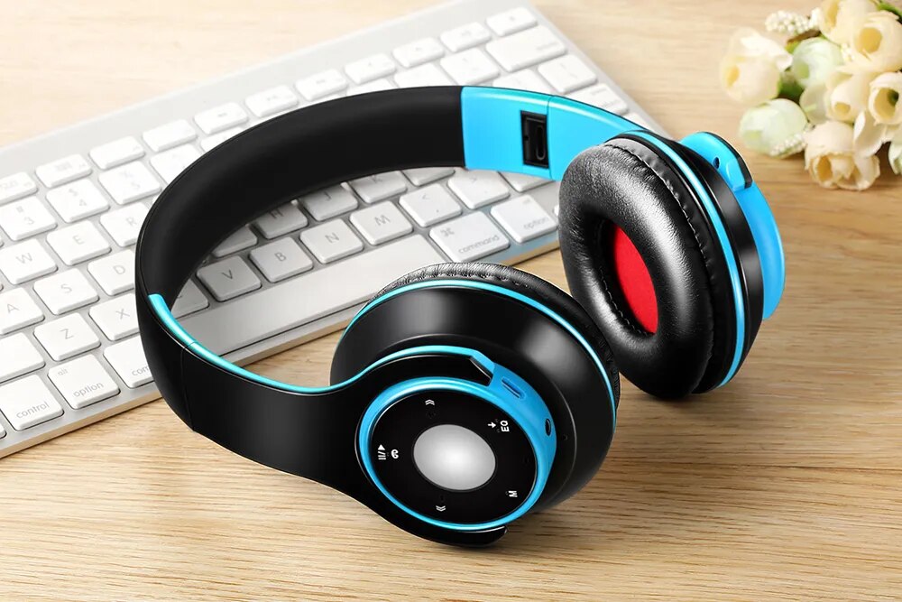Bluetooth Earphones and Headphones