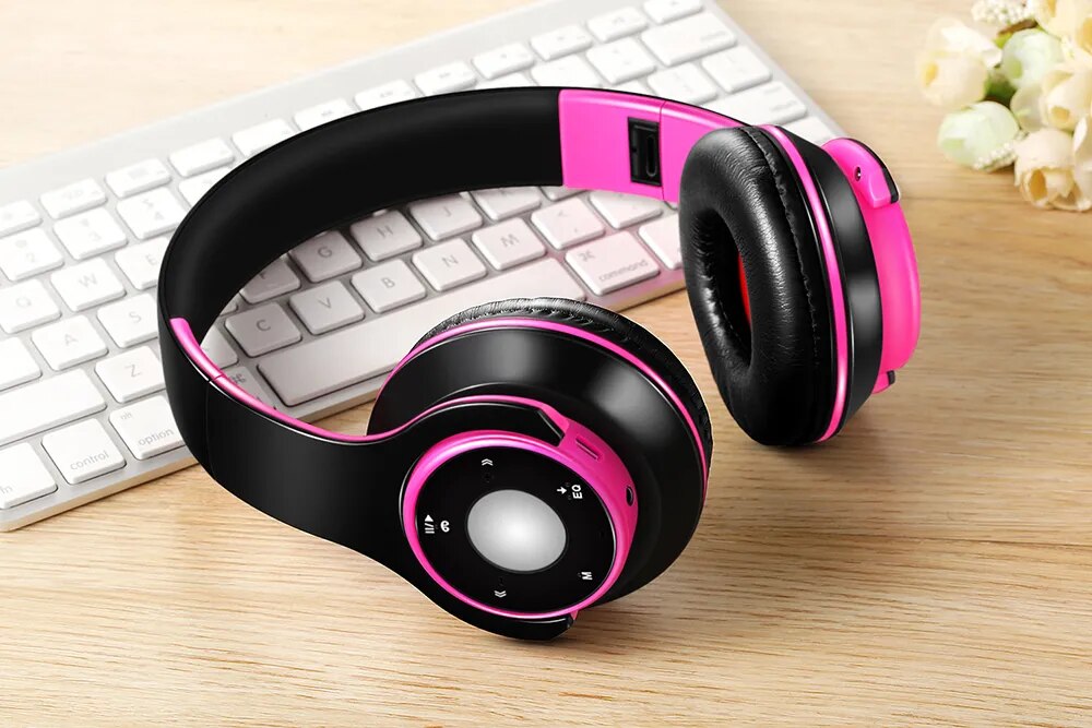 Bluetooth Earphones and Headphones