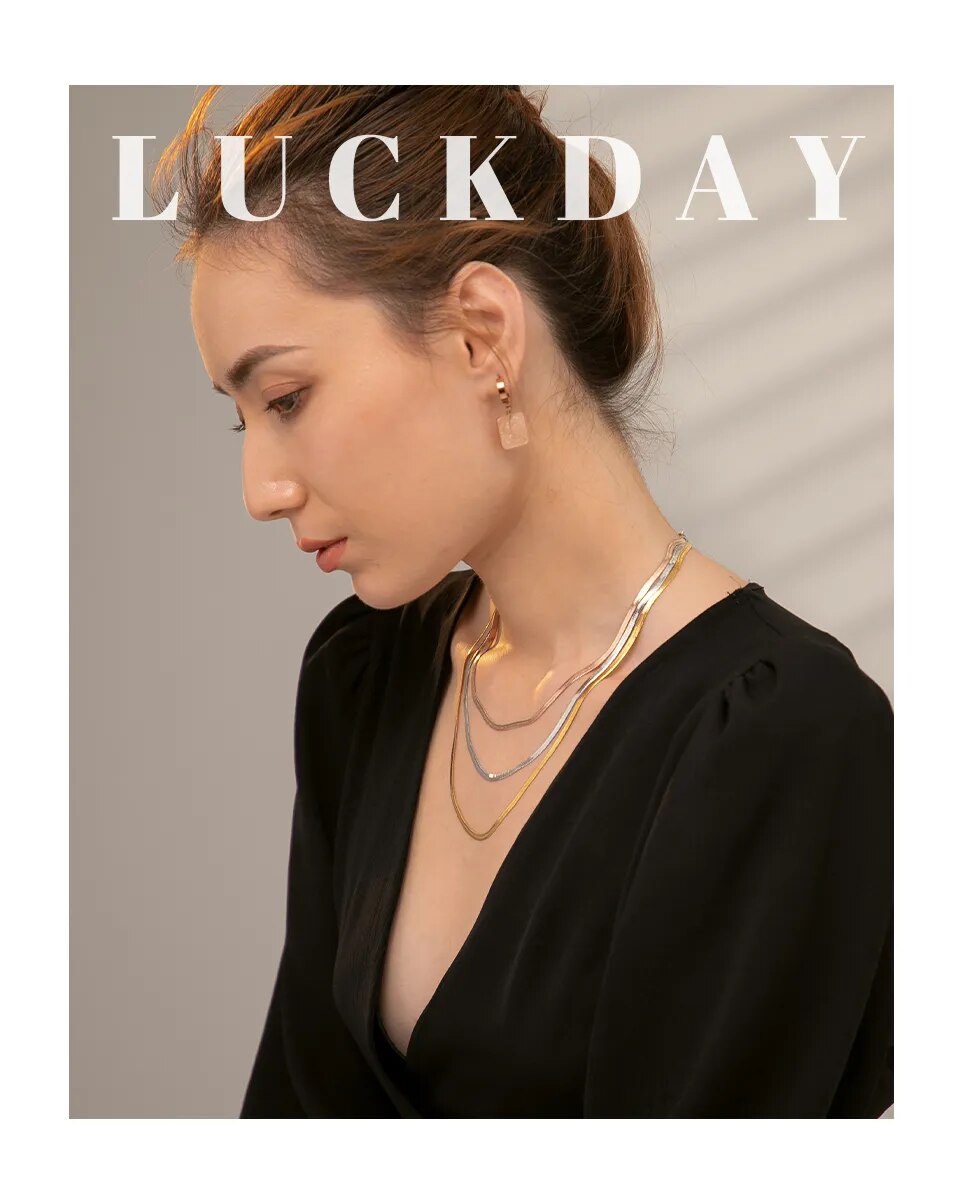 18 K Metal Geometric  Necklace Anniversary Jewelry