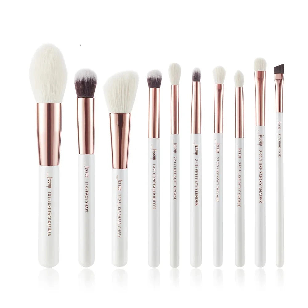 Juego de 10 brochas de maquillaje para cejas.