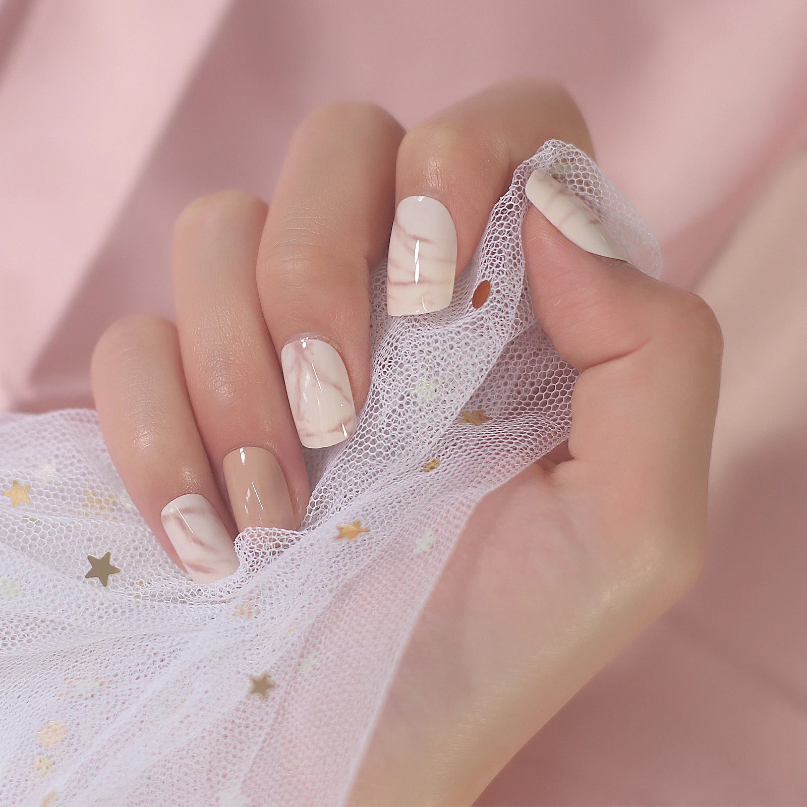 Uñas postizas artificiales de Color nude Natural, puntas cuadradas cortas con patrón brillante y pegatina de pegamento, mármol blanco