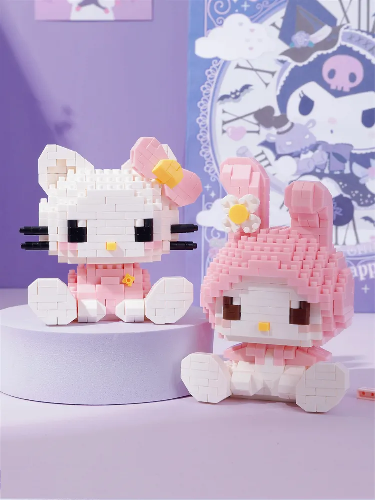 Zusammengebautes Hello Kitty-Bauspielzeug