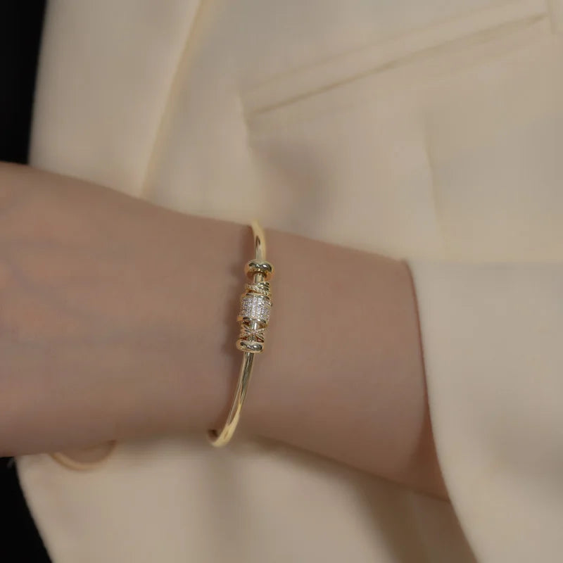 Französisches High Sense Transfer-Manschettenarmband