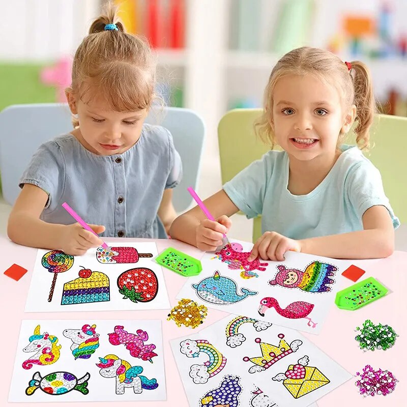 Einhorn- und Eiscreme-Mosaiken für kreativen Bastelspaß